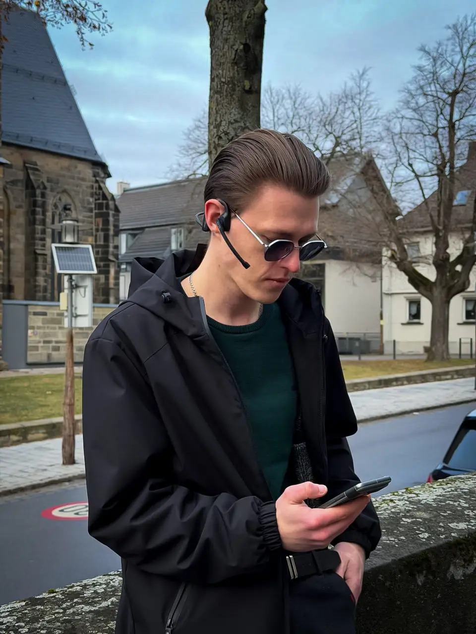 Svyato beim Verkaufsgespräch am Telefon